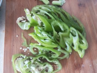 芹菜土豆丝炒尖椒的做法步骤：4