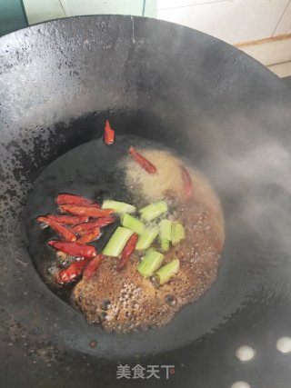 芹菜土豆丝炒尖椒的做法步骤：5
