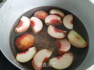 冰糖煮桃的做法步骤：5