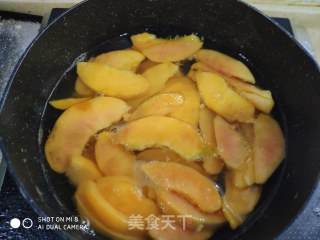 黄桃罐头的做法步骤：5