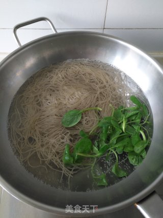 酸辣粉的做法步骤：5