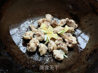 香菇土豆焖鸡的做法步骤：6