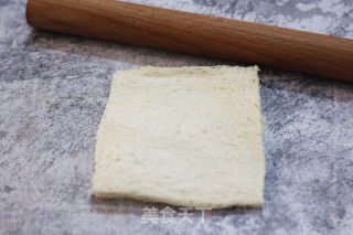 芝士肉松吐司卷的做法步骤：2