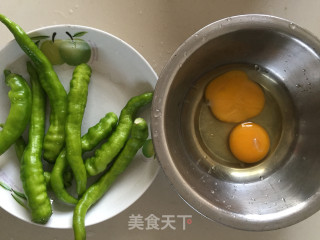 辣椒炒鸡蛋的做法步骤：1