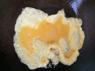 辣椒炒鸡蛋的做法步骤：2