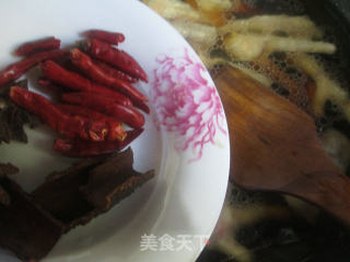 排骨烧鸡爪的做法步骤：9
