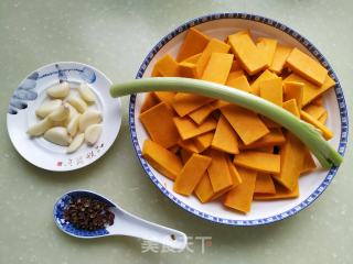蒜香南瓜的做法步骤：2