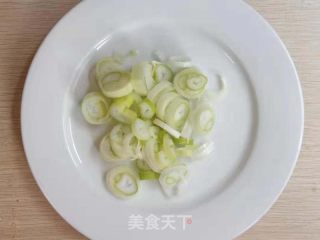 熬鸡仔汤（人参鸡）的做法步骤：5