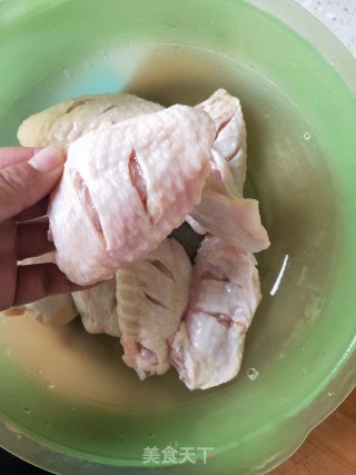 烤肉酱烤翅中的做法步骤：1