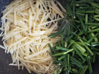 韭苔炒土豆丝的做法步骤：4