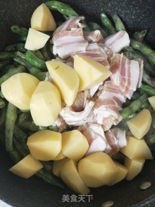 咸肉炖豆角的做法步骤：4