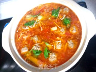 西红柿牛肉丸子汤的做法步骤：1