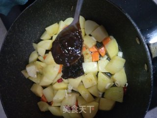 排骨鲍鱼焖土豆的做法步骤：6