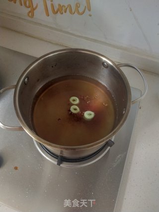 白灼大虾的做法步骤：2
