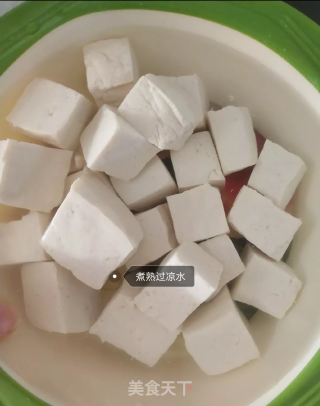家庭版小葱拌豆腐的做法步骤：4