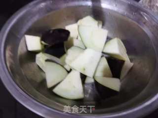 拌茄泥的做法步骤：2