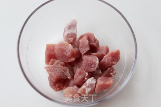 孜然牙签肉的做法步骤：1