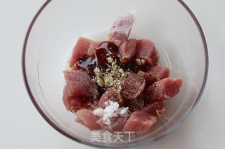 孜然牙签肉的做法步骤：2
