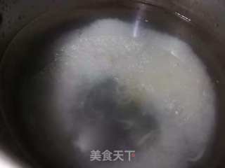 海鲜粥的做法步骤：1