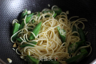 秋葵蒜蓉意面的做法步骤：7