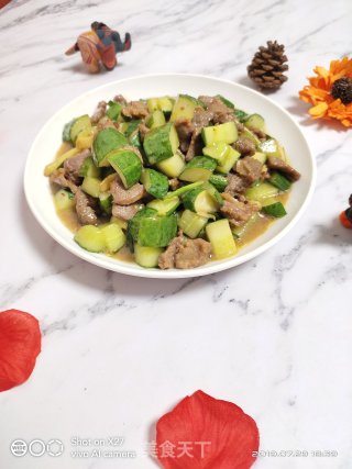 黄瓜丁炒牛肉的做法步骤：7