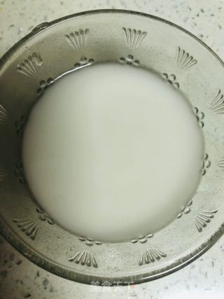 牛肉彩蔬浇面的做法步骤：2