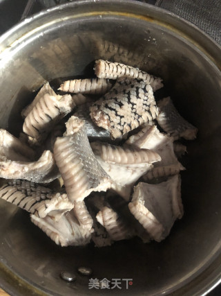 龙凤汤（蛇肉炖鸡汤）的做法步骤：7