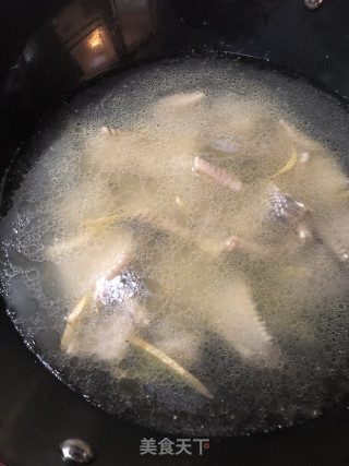 龙凤汤（蛇肉炖鸡汤）的做法步骤：11