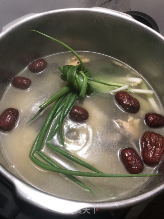 龙凤汤（蛇肉炖鸡汤）的做法步骤：12