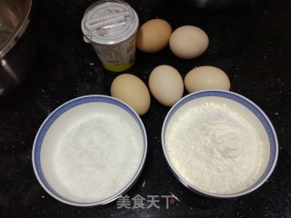 蝴蝶奶油水果夹心蛋糕的做法步骤：1