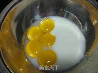 蝴蝶奶油水果夹心蛋糕的做法步骤：3