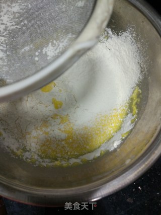 蝴蝶奶油水果夹心蛋糕的做法步骤：5