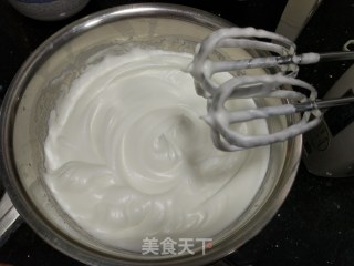 蝴蝶奶油水果夹心蛋糕的做法步骤：7