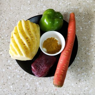 咖喱牛肉炒饭的做法步骤：1