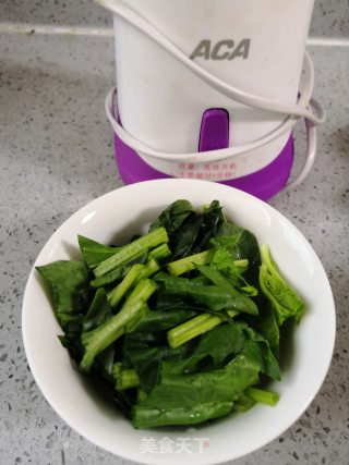 菠菜汁蒸蛋糕的做法步骤：1
