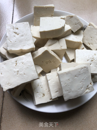 红烧豆腐的做法步骤：1