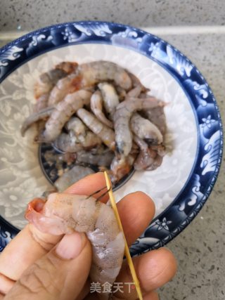 软炸虾仁的做法步骤：1