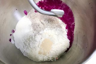 火龙果麻薯面包的做法步骤：1