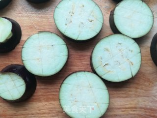 家常烧茄子的做法步骤：1