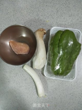 蚝油佛手瓜的做法步骤：1