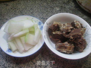牛排骨冬瓜汤的做法步骤：1