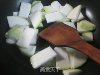 淡菜炒蒲瓜的做法步骤：2