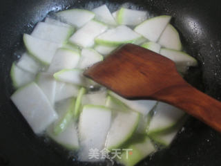 淡菜炒蒲瓜的做法步骤：4