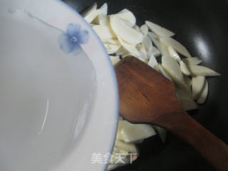 榨菜丝千张炒茭白的做法步骤：7