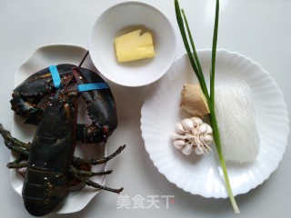 蒜蓉蒸龙虾的做法步骤：1