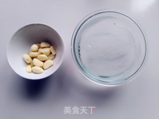 蒜蓉蒸龙虾的做法步骤：2