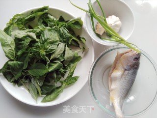 罗勒烧黄鱼的做法步骤：1