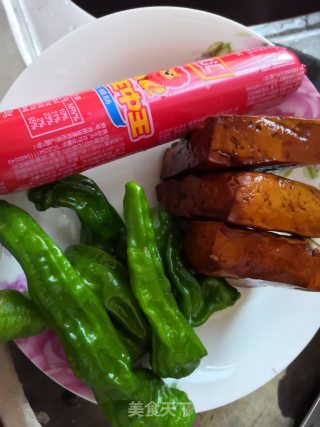 香干炒火腿的做法步骤：1