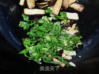 香干炒火腿的做法步骤：7