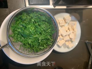 荠菜豆腐羹的做法步骤：2